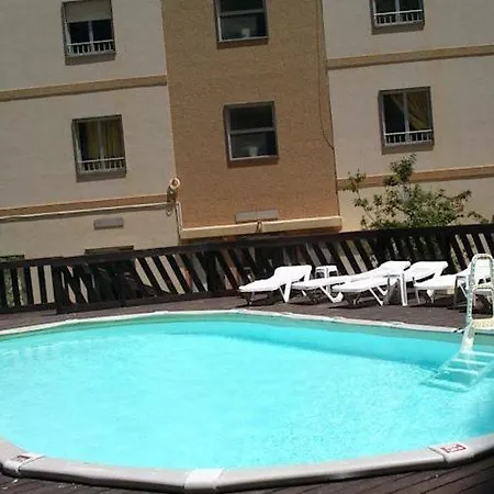 Iate 3*