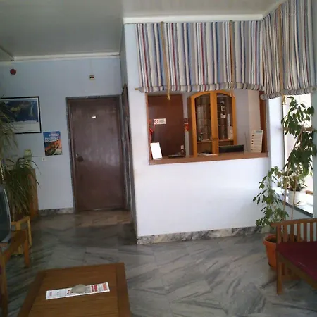 Iate Aparthotel 3*