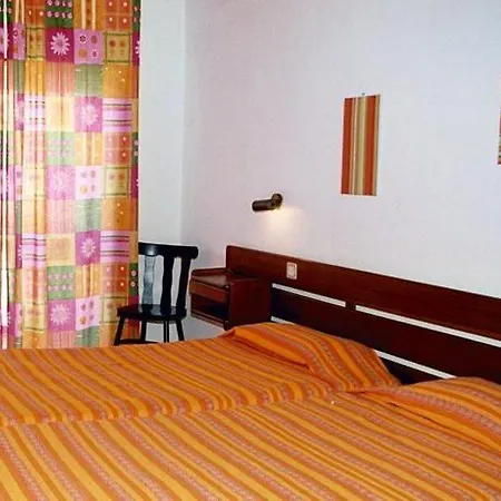 Iate Aparthotel 3*